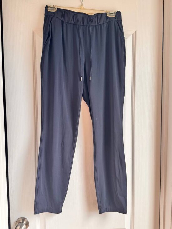 Pants - Women’s Stretchy Wrinkle-Free Fabric Straight Leg Pants - Size Small/Medium